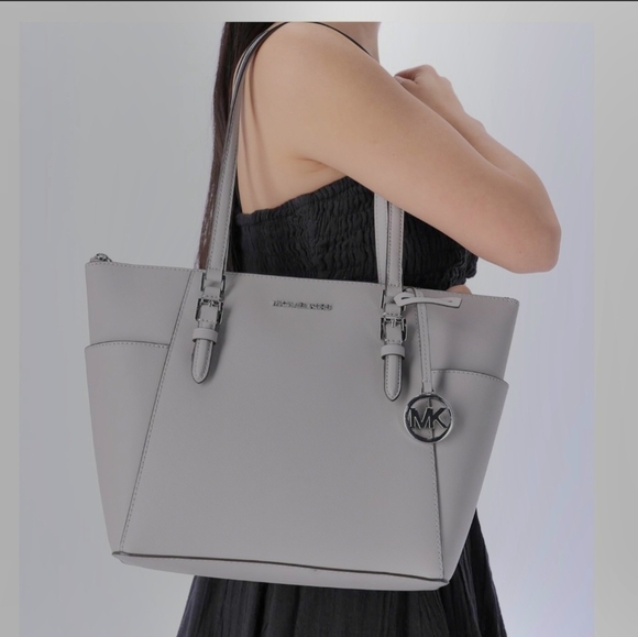 Michael Kors Jet Set Large Saffiano Leather  Tote Bag In Pearl Grey - Picture 1 of 8